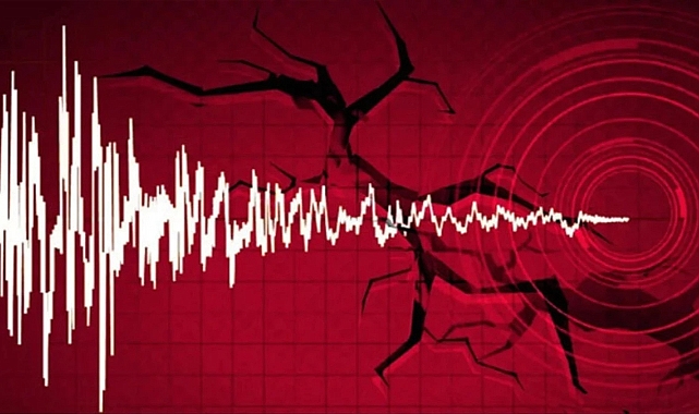 Japonya'da art arda iki deprem oldu. 5 bina çöktü