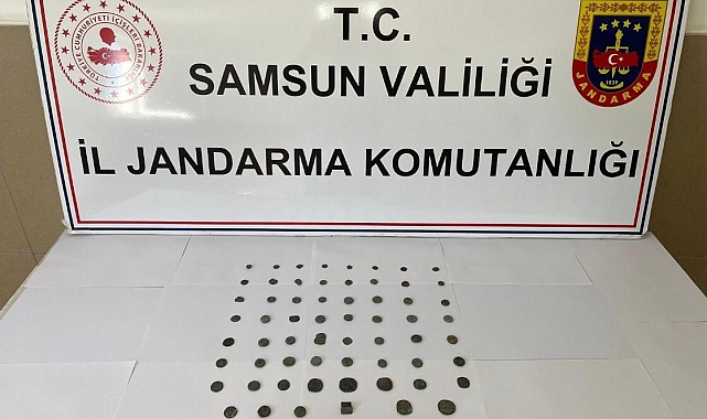 Kaçakçılar yakayı ele verdi, 61 tarihi sikke ile ele geçirildi