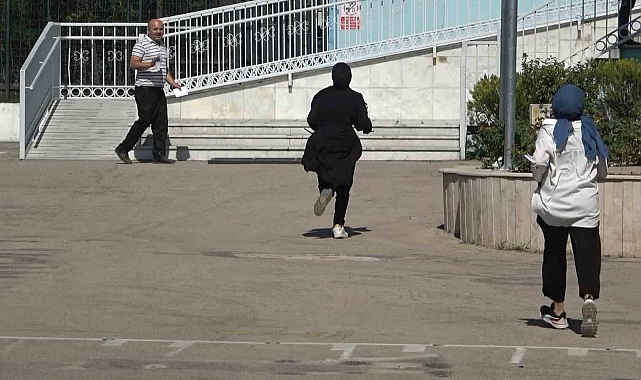 Kan ter içinde sınava yetiştiler
