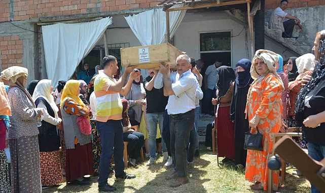 Karnesini almadan hayatını kaybeden Defne Nur toprağa verildi