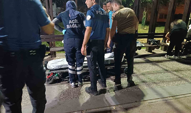 Kavgayı ayırmak isteyen genç adam, ekmek bıçağıyla yaralandı