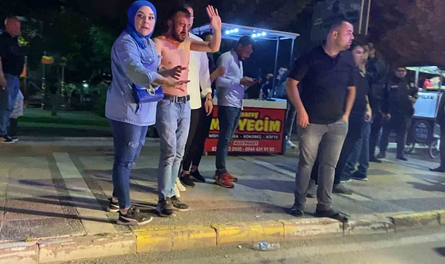 Kızgın midyeci "Kaybol ya" diye bağırdığı polis memurunu azarlayıp kovdu