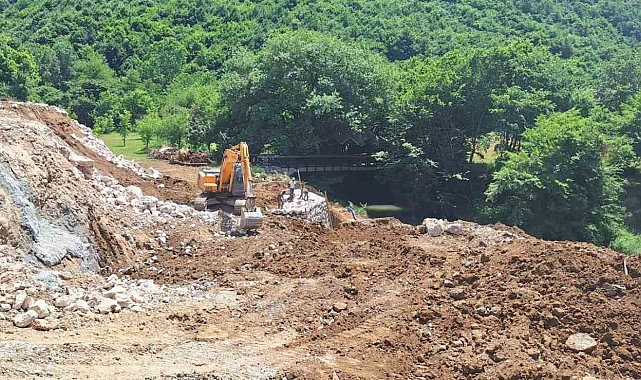 Kocaeli Büyükşehir Belediyesi 2 Mahalleyi Bağlayacak Köprünün Yapımı Devam Ediyor