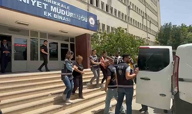 Komşu katil zanlısı ve ailesi adliyede