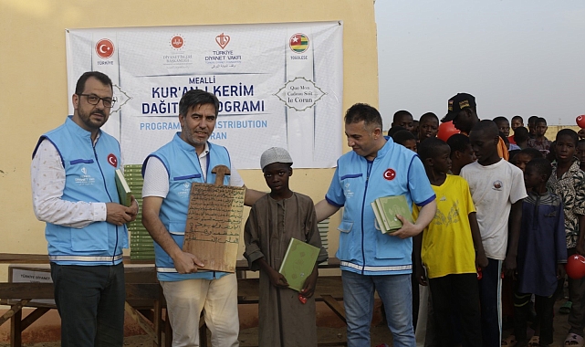 Kur'an' Projesiyle 21 Ülkede 80 Bin Kur'an-I Kerim Hediye Etti