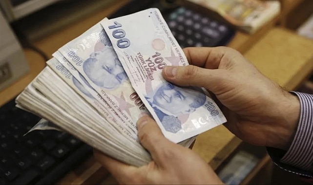 Milyonlarca memur ve emekli maaşlarına yapılacak zamma kilitlendi
