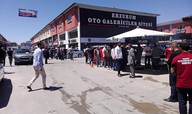 Oto Galericiler Sitesi'nde ücretsiz açık oto pazarı düzenlenmeye başlandı