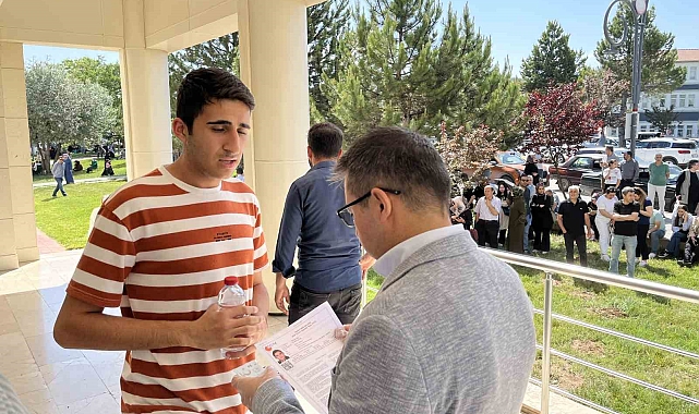 Sınava 10 dakika geç kalınca içeri alnmadı