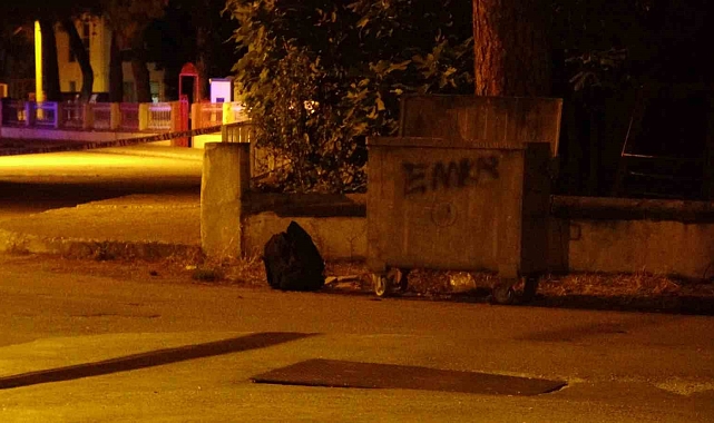 Şüpheli çanta fünye ile patlatıldı