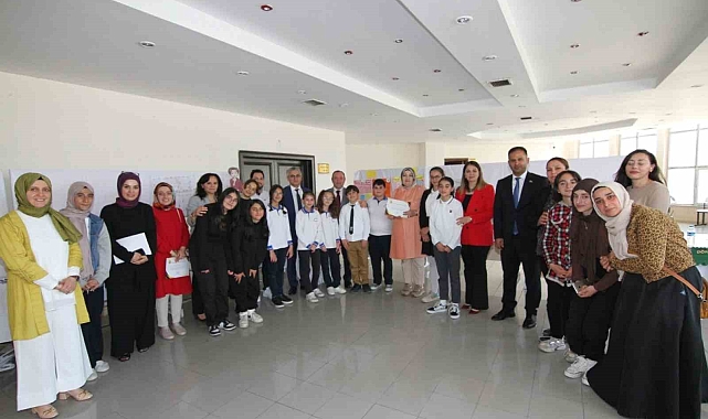 'Tasarımcı Öğretmenler Yarışıyor'' projesi kapsamında I. Eğitim Zirvesi düzenlendi