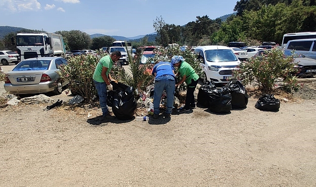 Turistlerden geriye kalan, 3 bin ton çöp toplandı