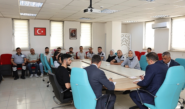 Vali Turan Iğdır’a yeni atanan sağlık personelleriyle bir araya geldi
