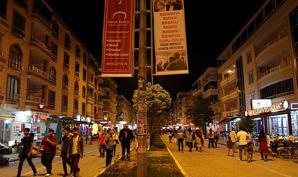 Vali Yolu akşam araç trafiğine kapatılacak mı?