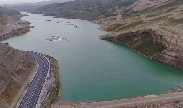 Van'da rekor yağışlar barajları tamamen doldurdu