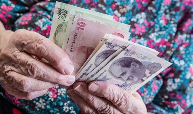 1.8 milyon emekliye ek zam