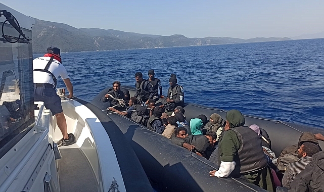 1'i çocuk 32 düzensiz göçmen kurtarıldı