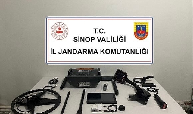 4 şüpheli şahıs, izinsiz kazı yaptığı esnada suçüstü yakalandı