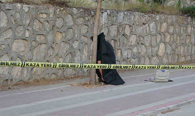 45 yaşındaki iş adamı iple yol kenarında bulunan ağaçta asılı halde ölü bulundu