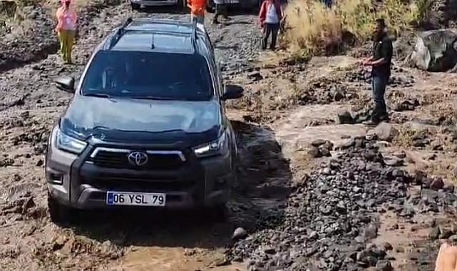 Ağrı Dağı'nda etkili olan şiddetli sağanak yağışlar, sel felaketine yol açtı
