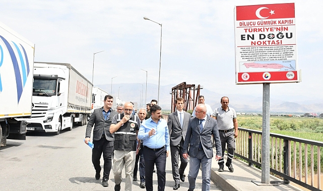 Aralık kaymakamı Aydın, gümrük yetkilileriyle toplantı yaptı