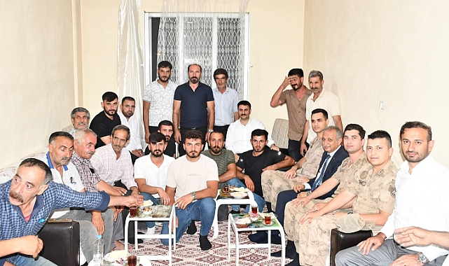 Aralık Kaymakamı Aydın, husumetli iki aileyi barıştırdı