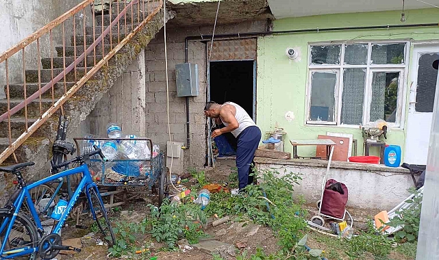 Bir evde çıkan yangında 2'si çocuk 5 kişi hastanelik oldu
