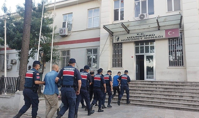 Çeşitli suçları bulunan 4 zanlı, yurtdışına kaçmak isterken yakalandı
