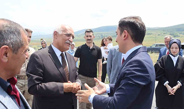 Çıldır ilçesi Kaymakamı, yeni görev yerine uğurlandı