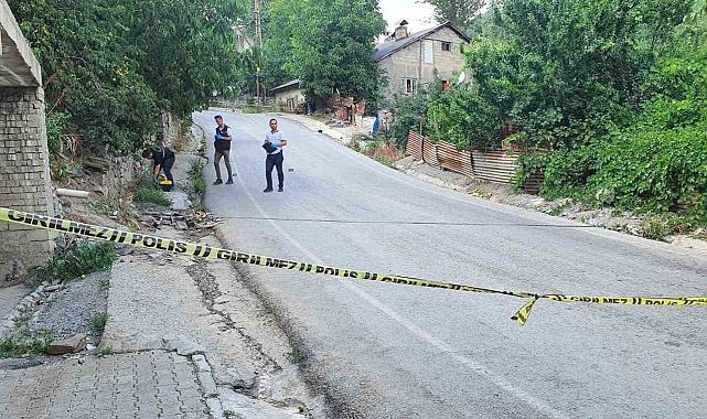 Cinnet geçiren bir kişi, babasına ve kardeşine silahla 7 el ateş etti