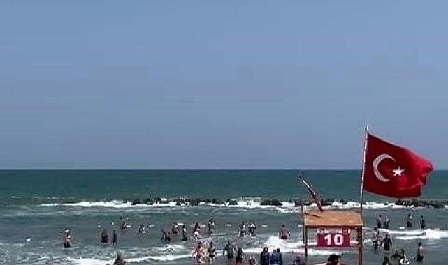 Dalga ve rip akıntısı sebebiyle denize girişler yasaklandı