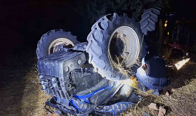 Devrilen traktörün altında kalan sürücü hayatını kaybetti