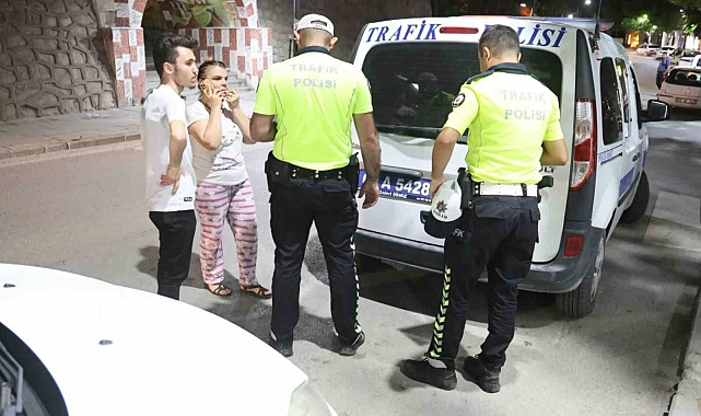 Ehliyetsiz kullandığı otomobille polise yakalanan genç sürücü, cezadan kurtulamadı