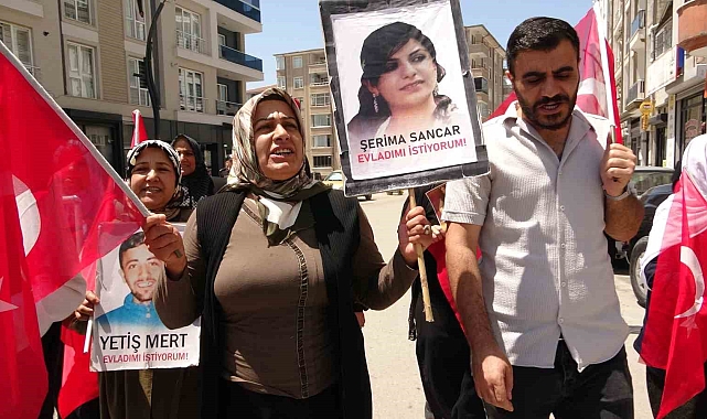 "Elindeki kalemi kırıp yerine silah verdiler"
