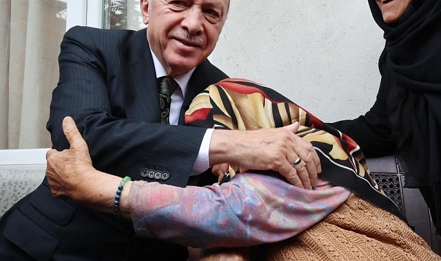 Erdoğan, Rize'de komşularını ziyaret etti