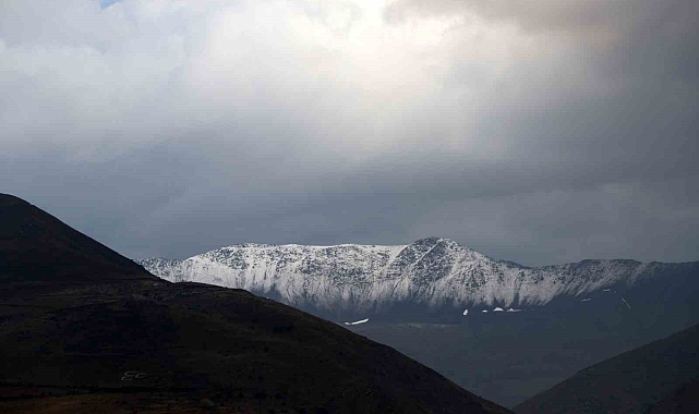Erzincan'da Temmuz ayında yağan kar şaşırttı