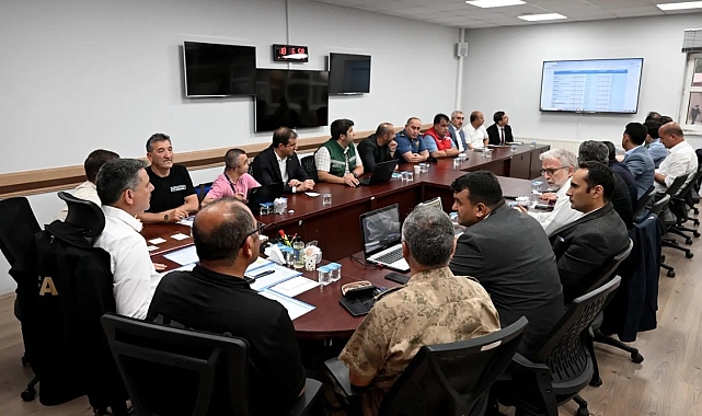 Erzurum Valisi Mustafa Çiftçi başkanlığında AFAD Kriz Merkezi'nde toplantı gerçekleştirildi