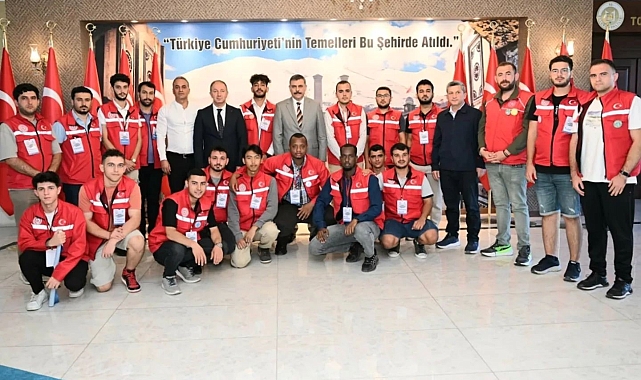 Erzurum Valisi Mustafa Çiftçi, "Damla Gönüllülük Hareketi"ni kabul etti