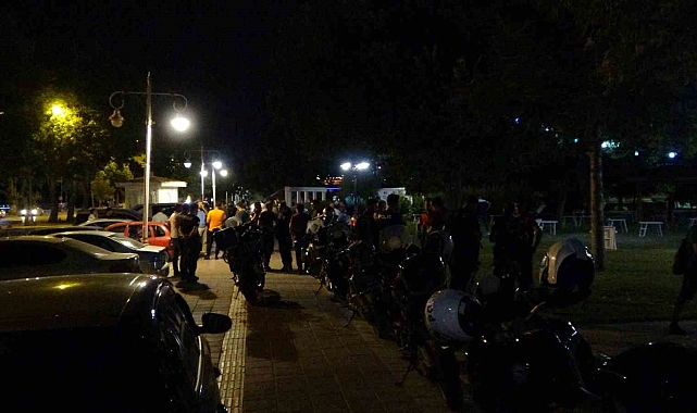 İki grup arasında kavga çıktı, silahlar çekildi