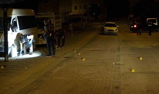 İki kardeş arasında bıçaklar ve silahlar konuştu