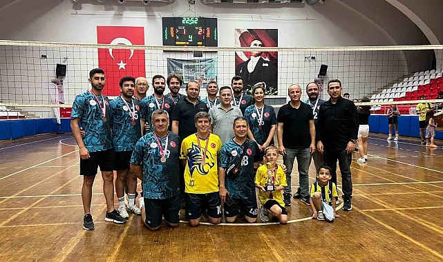 İl Sağlık Müdürlüğü Voleybol Turnuvasında 3'üncü Oldu