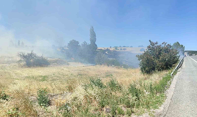 İtfaiye ekipleri, Ankara'daki anız yangınını söndürdü
