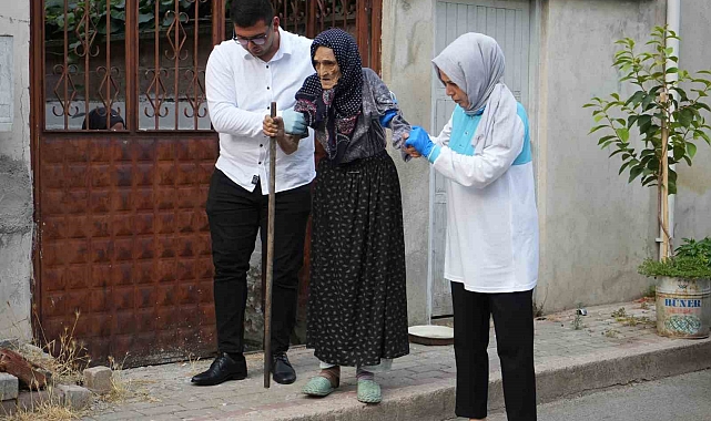 Kaymakamlık ve belediye 94 yaşındaki yaşlı kadın için harekete geçti