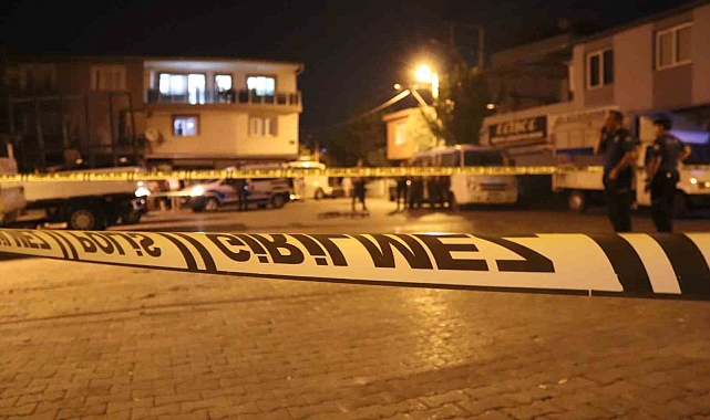 Küfür nedeniyle başlayan tartışma silah ve bıçaklı kavgaya dönüştü