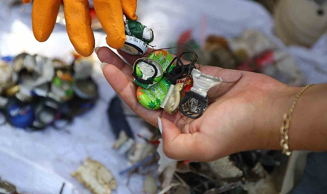 Plastik toplamaya giden EKAD ve TÜRÇEV, izmarit ayıklamak zorunda kaldı
