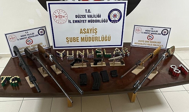 Polis Timlerince şüphe üzerine durdurulan araçtan ruhsatsız silahlar çıktı