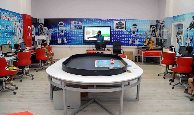Robotik Kodlama Atölyesinde eğitimler devam ediyor