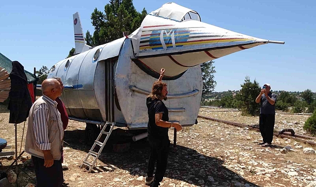 Savaş uçağı F-16'dan esinlenerek uçak ev yaptı