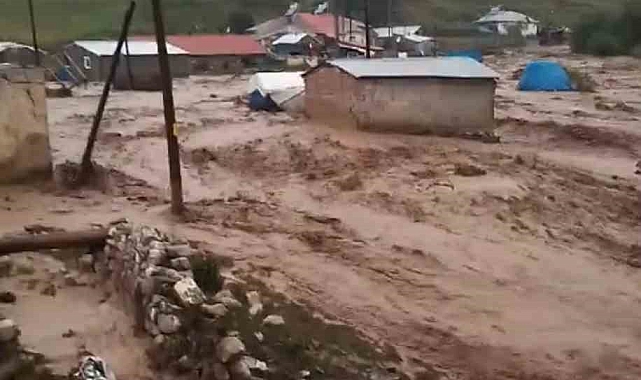 Sel suları ekili arazilere ve evlere zarar verdi