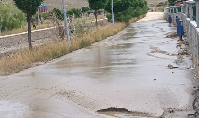 Selde zarar gören köprü ve dere yataklarında onarım çalışması başlatıldı