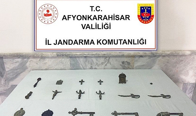Taş toplarken tarihi eser buldu